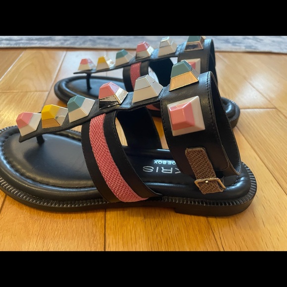 Makris Pyramid stud black flat thong sandals - Picture 2 of 6